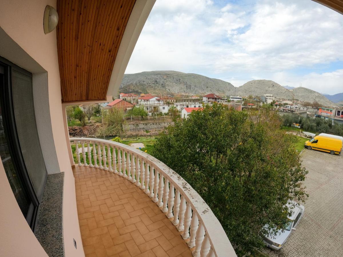 Hotel Hasmegaj Mahall' e Kryethuit Exterior photo