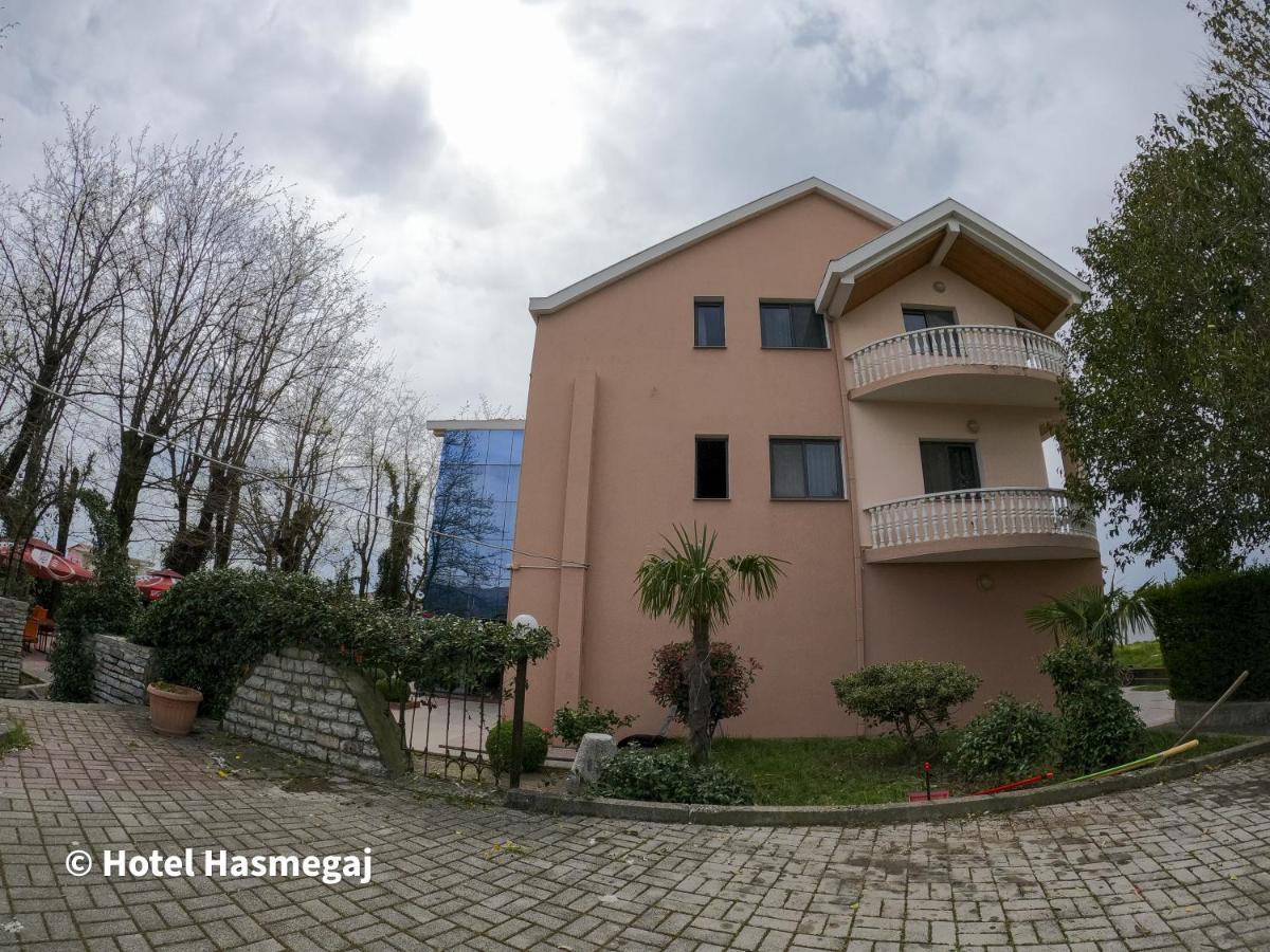 Hotel Hasmegaj Mahall' e Kryethuit Exterior photo